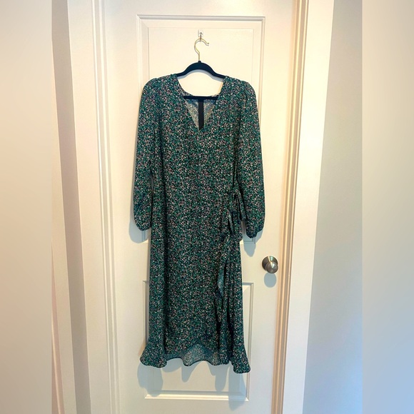 🌸 LOFT Outlet Green Floral Midi Dress - Size 16 NWOT - Flowy & Feminine 🌿 - Picture 2 of 7